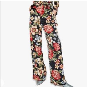 Zara Cropped Black Wide-Leg Floral Pants with Red & Cream Flowers S